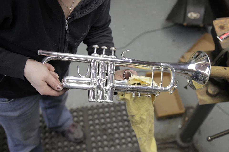 Campana Trompeta Bach Bb #1, Bronce Ligera Plateada Culata en la LT190BS Foto 3 de 3