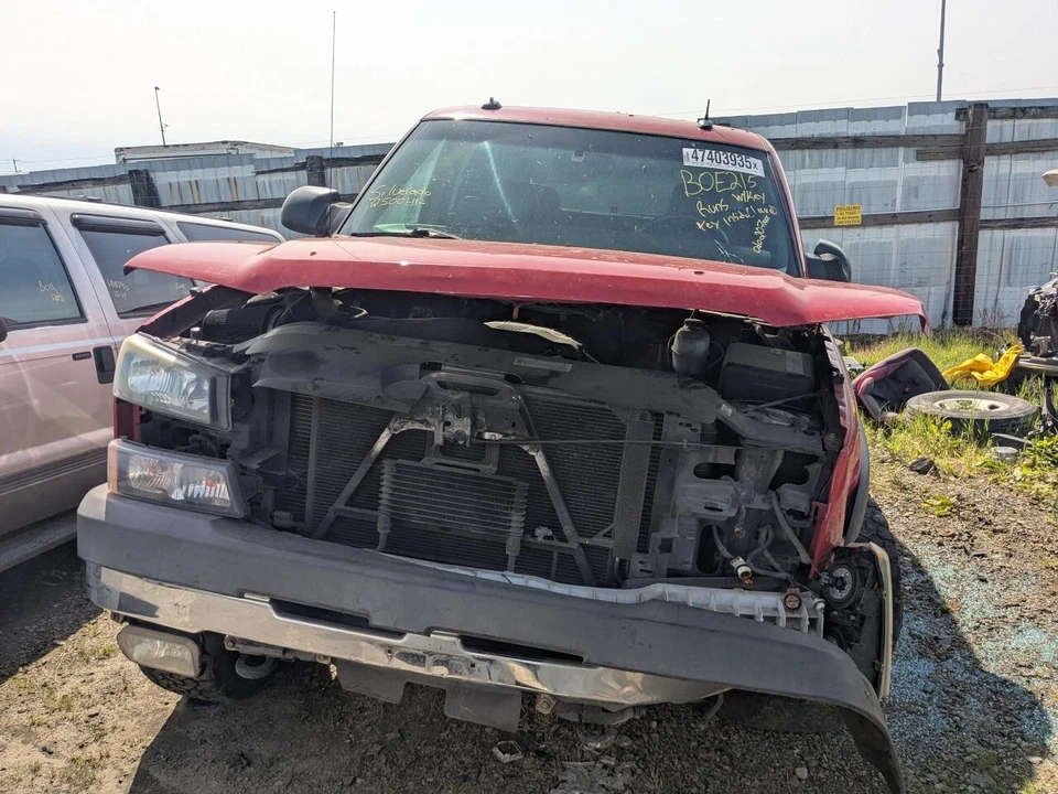 Used Washer Fluid Reservoir fits: 2003 Chevrolet Silverado 2500 pickup Grade A - Image 4 of 4