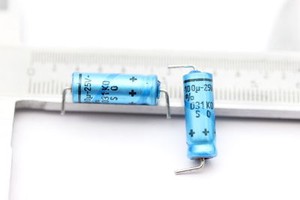 Конденсатор 100uf 25v