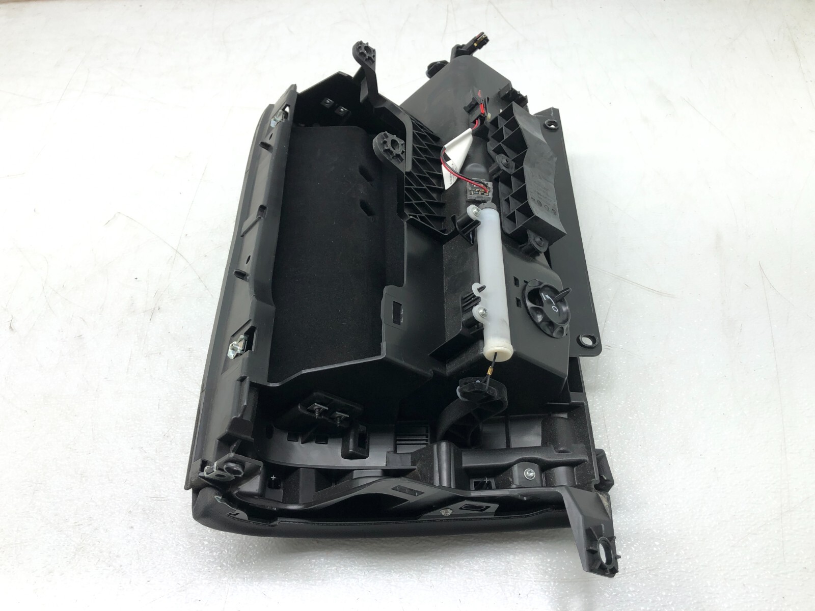 2014-2019 MASERATI GHIBLI S GLOVE BOX STORAGE COMPARTMENT OEM.