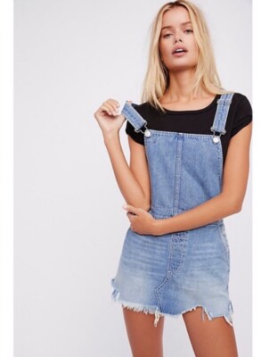 FREE PEOPLE Women’s Torn Up Jumper Frayed Hem Denim Overalls Mini Skirt Sz  Y2k