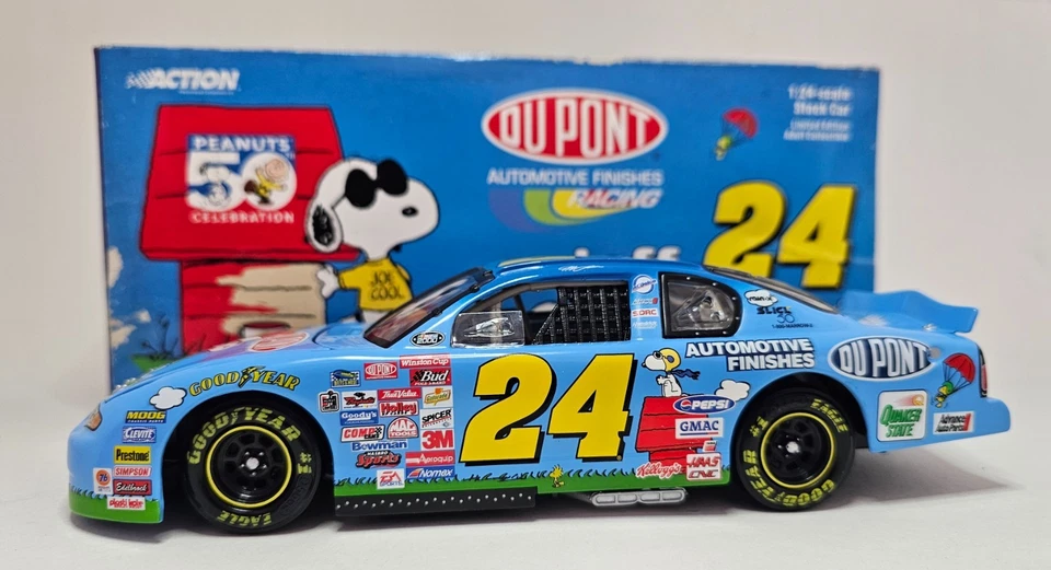 Jeff Gordon #24 Peanuts 50th Celebration Chevy 2000 acción 1/24 Foto 4 de 4