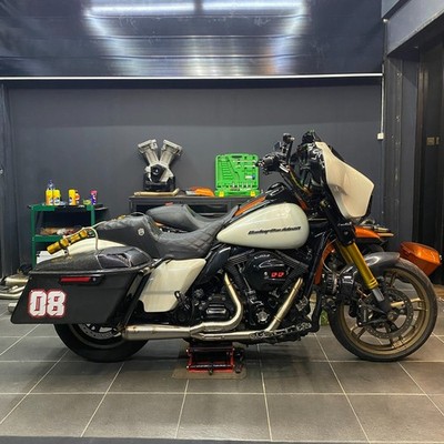 Auspuffanlage passend für Harley Davidson Ultra FLTRU 2 in 1 Road Glide...