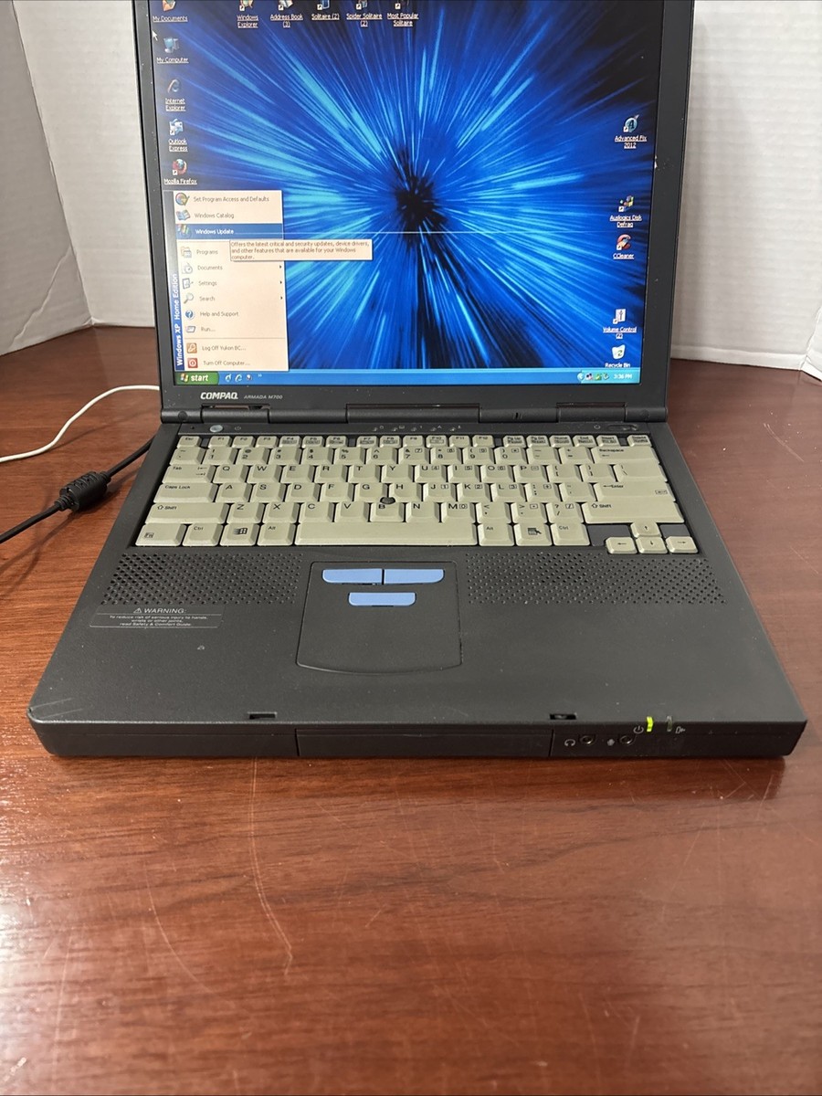 Vintage Compaq Armada M700 Laptop P3 @ 700 MHz Windows 2000