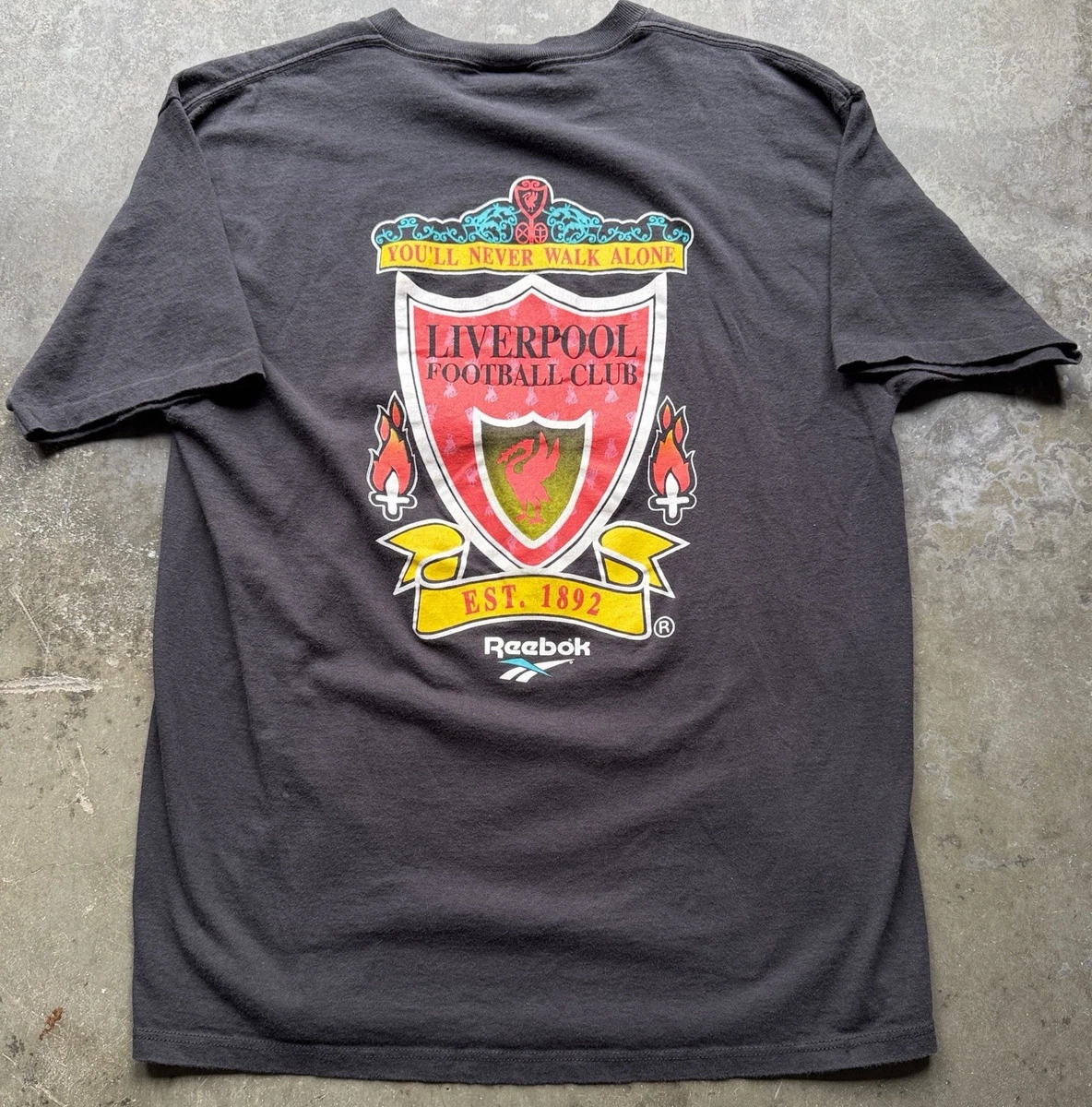 Preços baixos em Reebok Liverpool Preto Clube Internacional de