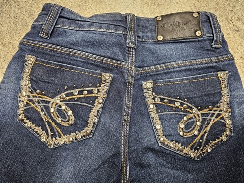 Rodeo Girl Girl's Heavy Stitch Distressed Embroidered Blue Jean Capris Size 12 - Picture 10 of 13