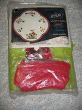 Vtg Edna Looney Christmas Jeweled Needlework Kit Tree Skirt Santas Workshop XTS2