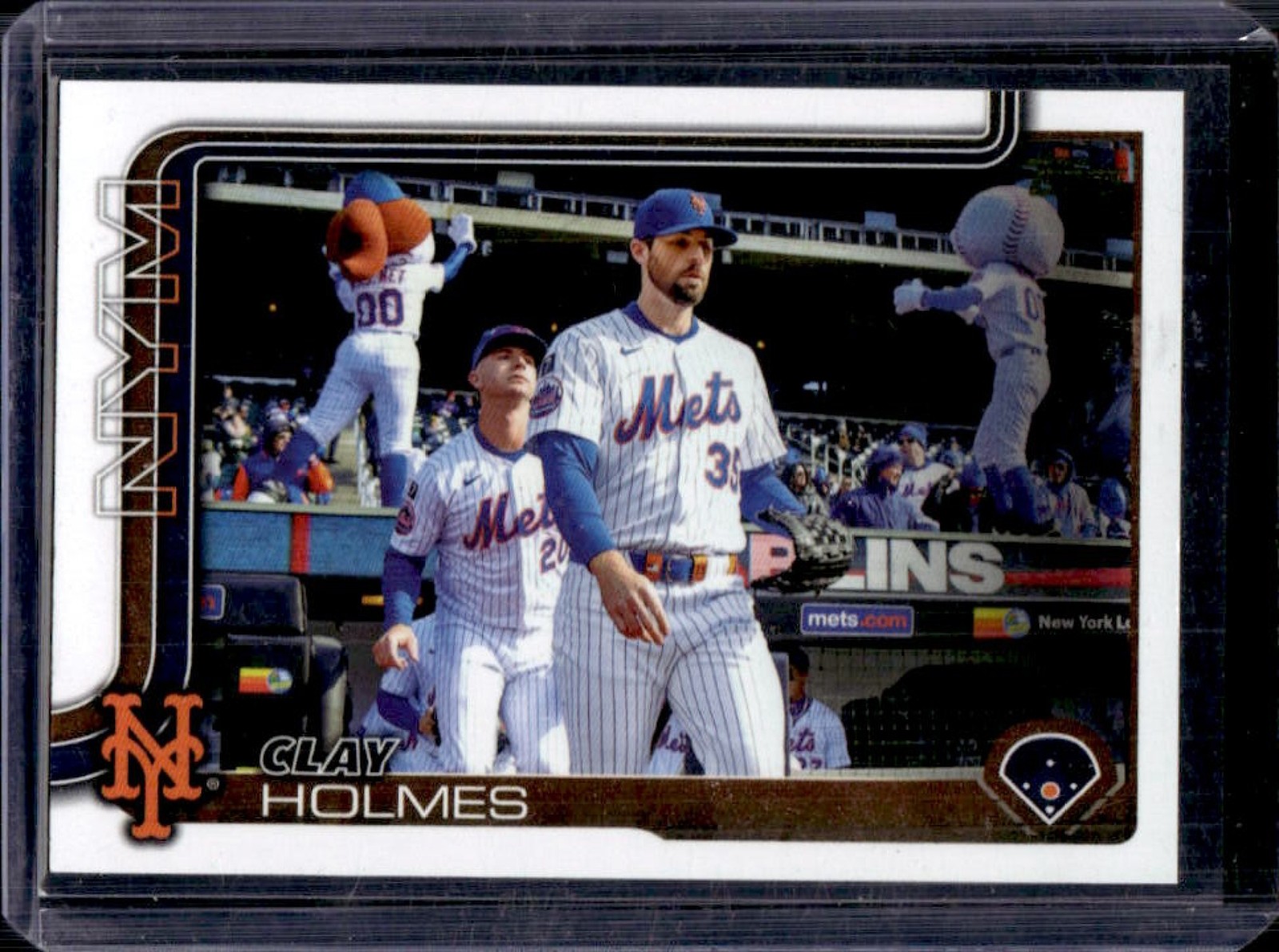 2025 Topps Update Clay Holmes Golden Mirror Image Variation #US245 Mets