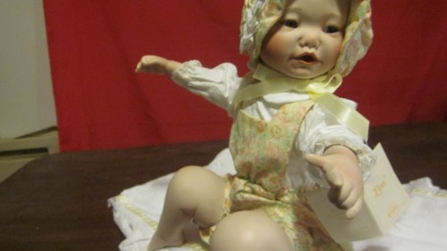 Knowles Doll-Lisa-Yolanda Bello 9" - Imagen 3 de 9