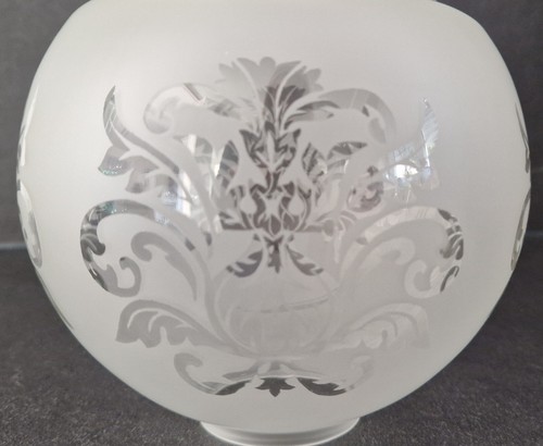 Alter Lampenschirm aus satiniertem Glas mit Ornamenten * Öffnung Ø 5cm * Ø 14cm - Bild 5 von 6
