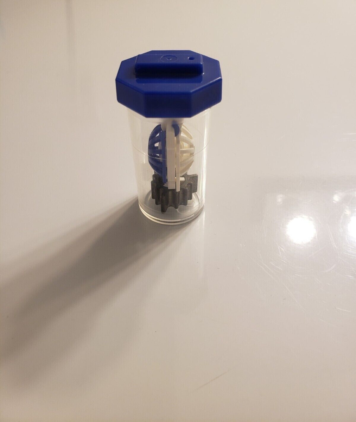 Lens Case Holder With Disinfecting Neutralizing Disc