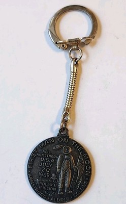 Vintage Apollo 11 Medallion Keychain 1969 1st Man On The Moon Lunar Landing 