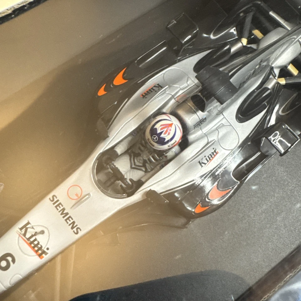 MINICHAMPS 1:18 McLaren Mercedes MP4-19 Formula 1 Diecast Model | Kimi Raikkonen - Image 3 of 4
