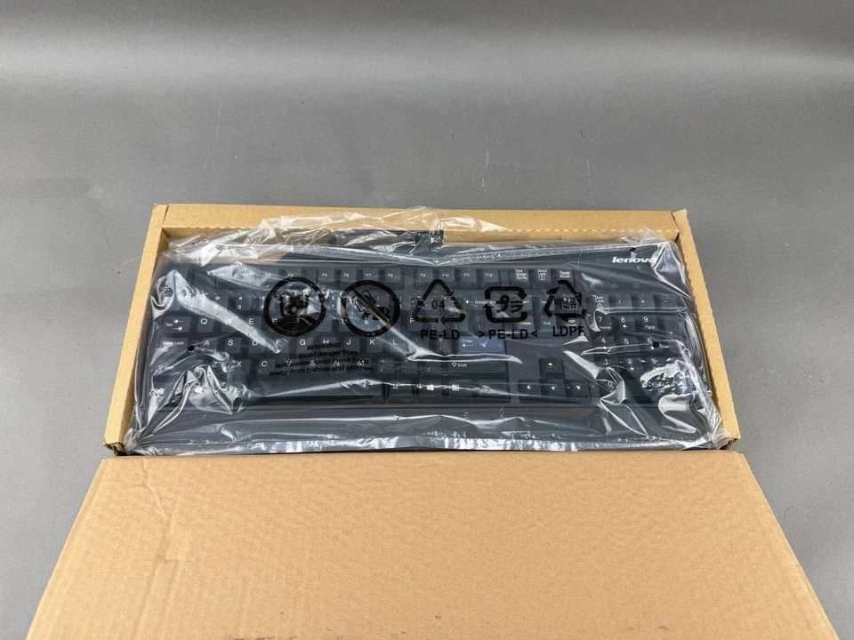 Lenovo SK-8825 54Y9400 Black Standard USB-Wired Keyboard - Image 2 of 4