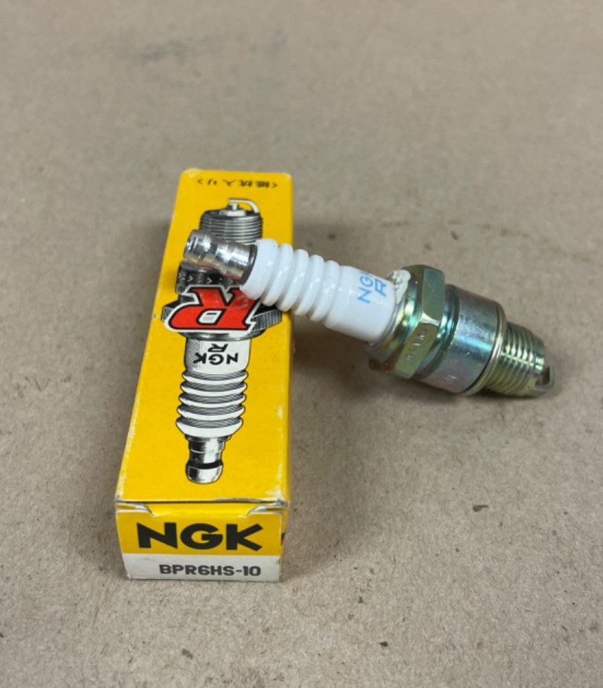 New NGK BPR6HS-10 Spark Plug