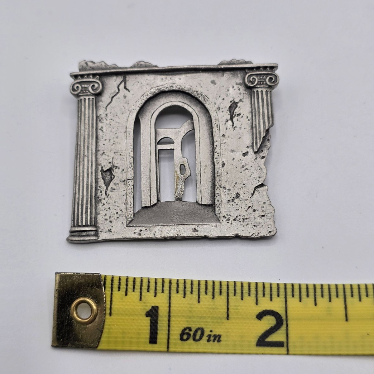 JJ 1988 Pewter Architectural Arch Doorway Scene Brooch Pin Ancient Ruins Design View 3