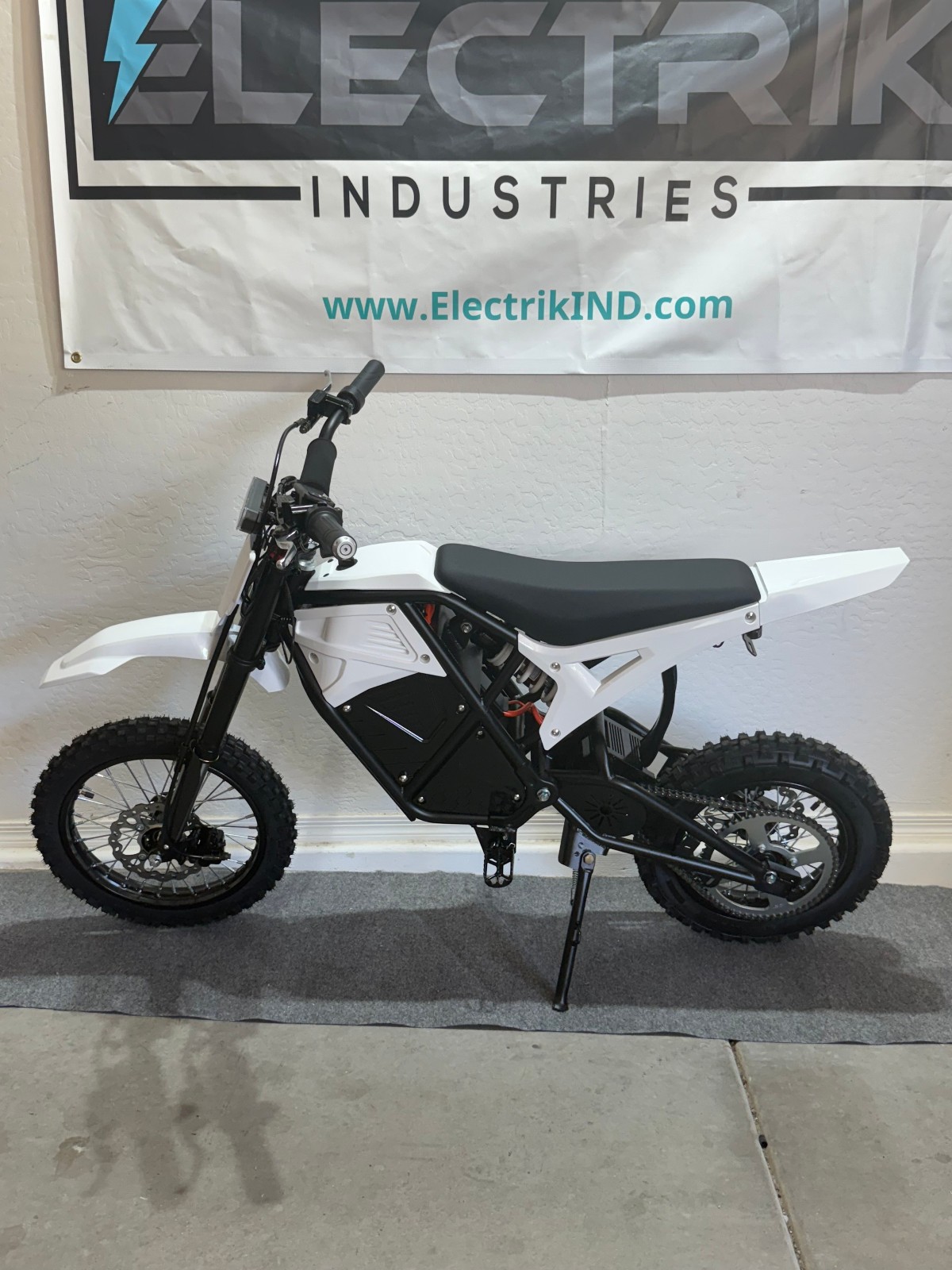 New E Moto mini 3500w 48V 23Ah 35-37mph E-Bike - 50 Mile Range - 14/12 Wheels
