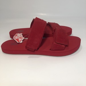 red vans sandals