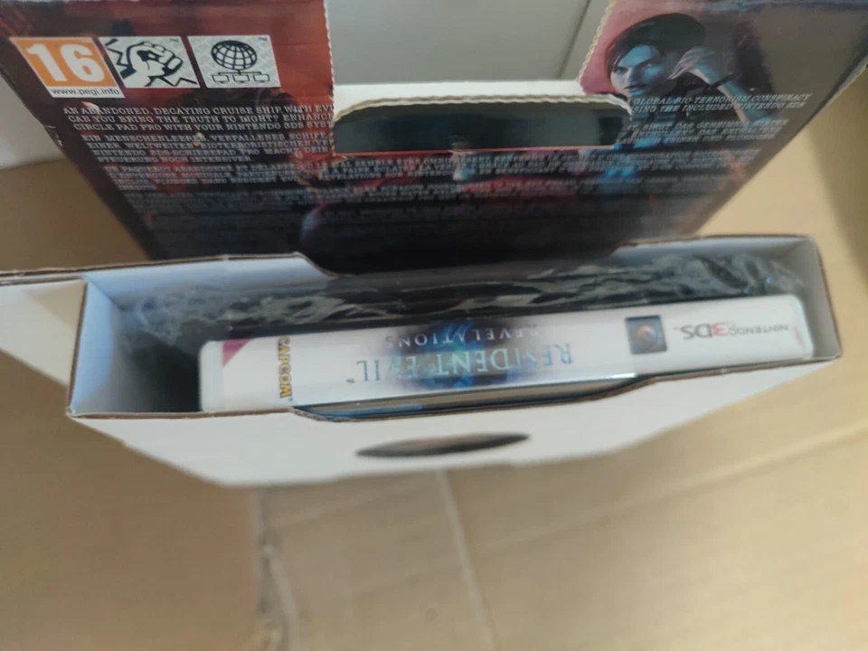 Pack resident evil revelations & pad circulaire pro - Complet - Nintendo 3DS, photo 4 sur 5
