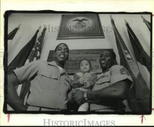 1989 Press Photo Sgts. Kelvin Williams and Lee Jeter with Kimberly Colvin in LA