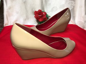 tan patent leather wedges