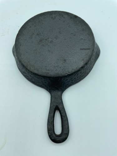 Unmarked Hammered Ugly Vintage Salesman Sample Cast Iron Skillet Restored - 第 6/13 張圖片
