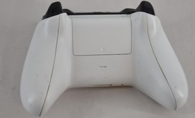 Xbox One w Power Cable and 1 Controller/3 Games (B0176G)