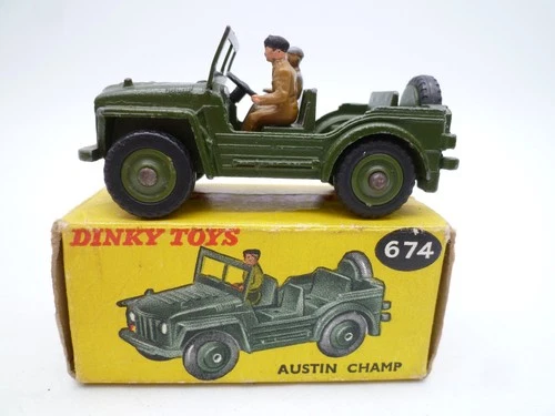 VINTAGE DINKY TOYS 674 AUSTIN CHAMP IN ORIGINAL BOX 1960s PLASTIC HUB LATE ISSUE