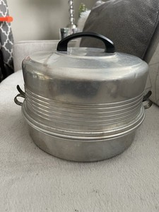 Vintage Regal Ware Aluminum Cake Carrier W/ Handle & Locks