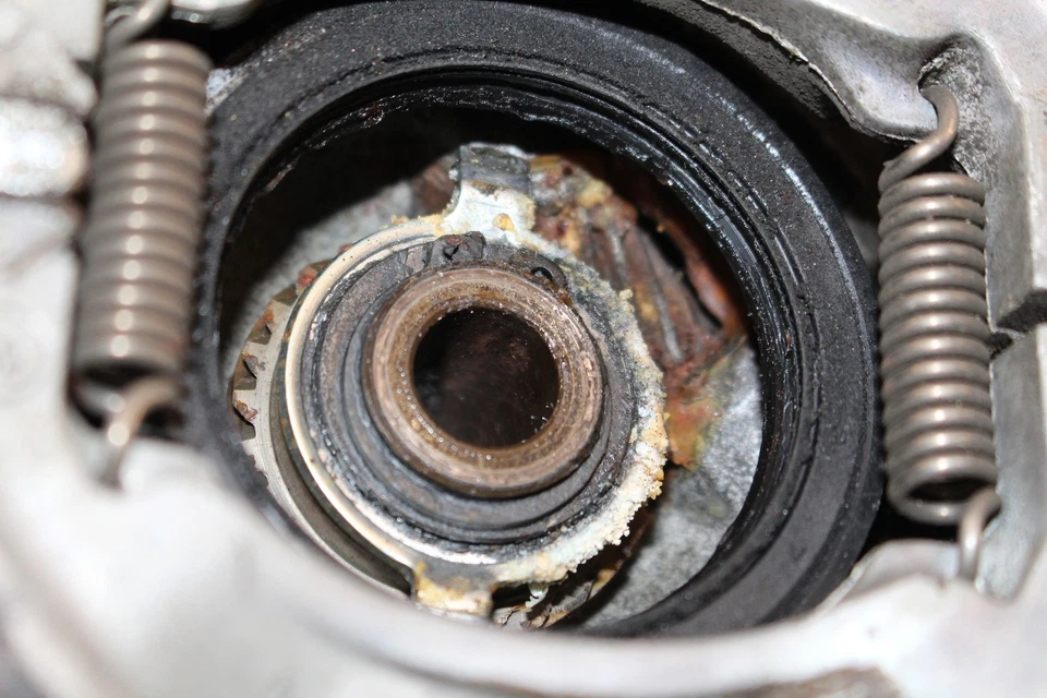 Yamaha DT100 1978 montaje de tambor de freno delantero S784 Foto 4 de 4