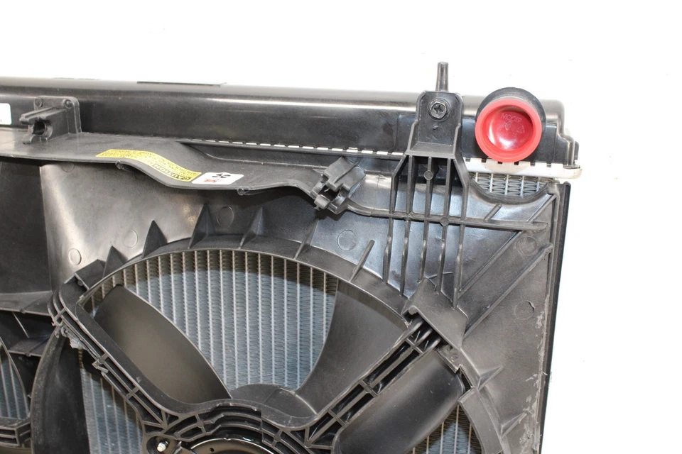 Ventiladores de radiador/radiador Nissan 350z M/T 2003-2007 OEM HV51 Foto 2 de 4