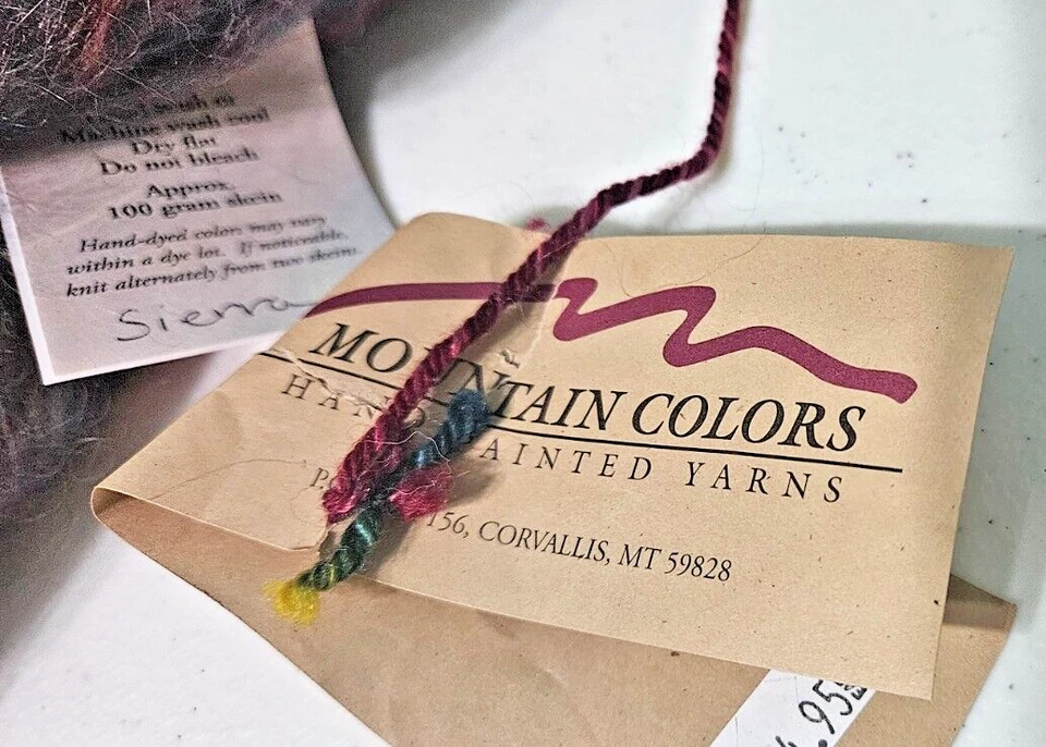 Mountain Colors Twizzle Northern Lights & Mohair Sierra Lote de 2 madejas de lana Foto 3 de 4