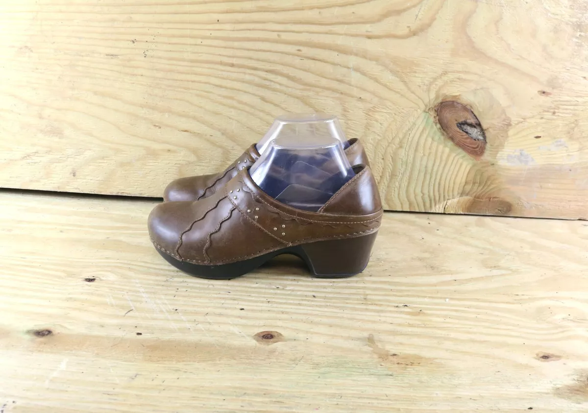 Dansko distressed cheap leather clogs