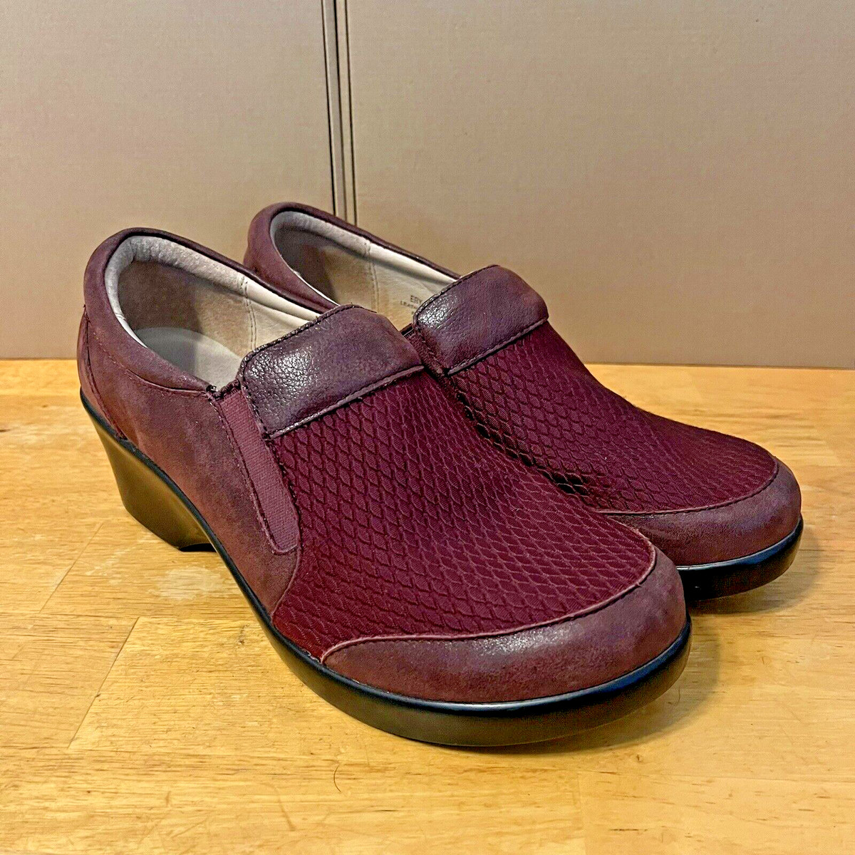 Alegria Womens 8.5 Eryn Grappa Tumble Slip On Wedge Clogs Red Leather Ery-473 View 6