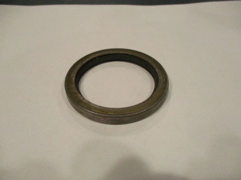 SELLO RUEDA DELANTERA Y TRASERA, SE ADAPTA A TOYOTA CORONA, MKII, FURGONETA, 240Z, 510 Foto 2 de 2