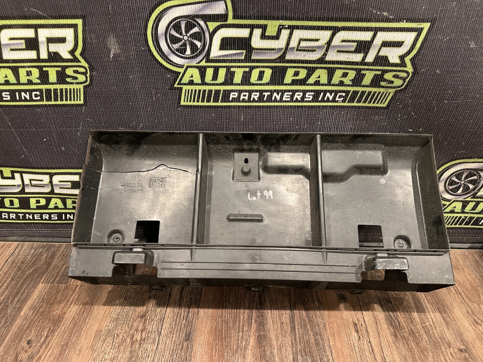 2021 AUDI R8 REAR AIR DUCT GUIDE PANEL TRIM OEM *CRACK 2 & 5/READ* 4S0 121 139 C