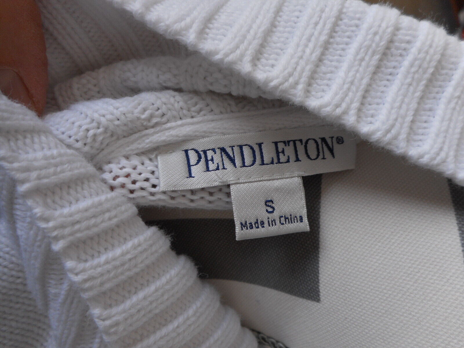 Small Winter White Pendleton Cardigan Sweater Zip… - image 10
