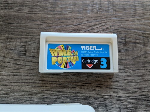 Vintage 1995 Tiger Electronics WHEEL OF FORTUNE Handheld Video Game WORKS - Picture 3 of 5