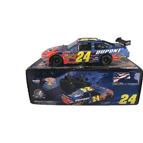 1:24 Scale Jeff Gordon #24 DuPont Salute the Troops Diecast Vehicle 2008 Action - Picture 6 of 18