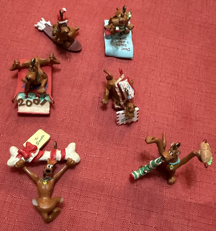 Vintage  2001 Scooby-Doo Mini Christmas Ornaments - 6 + Mini Tree Hanna Barbera
