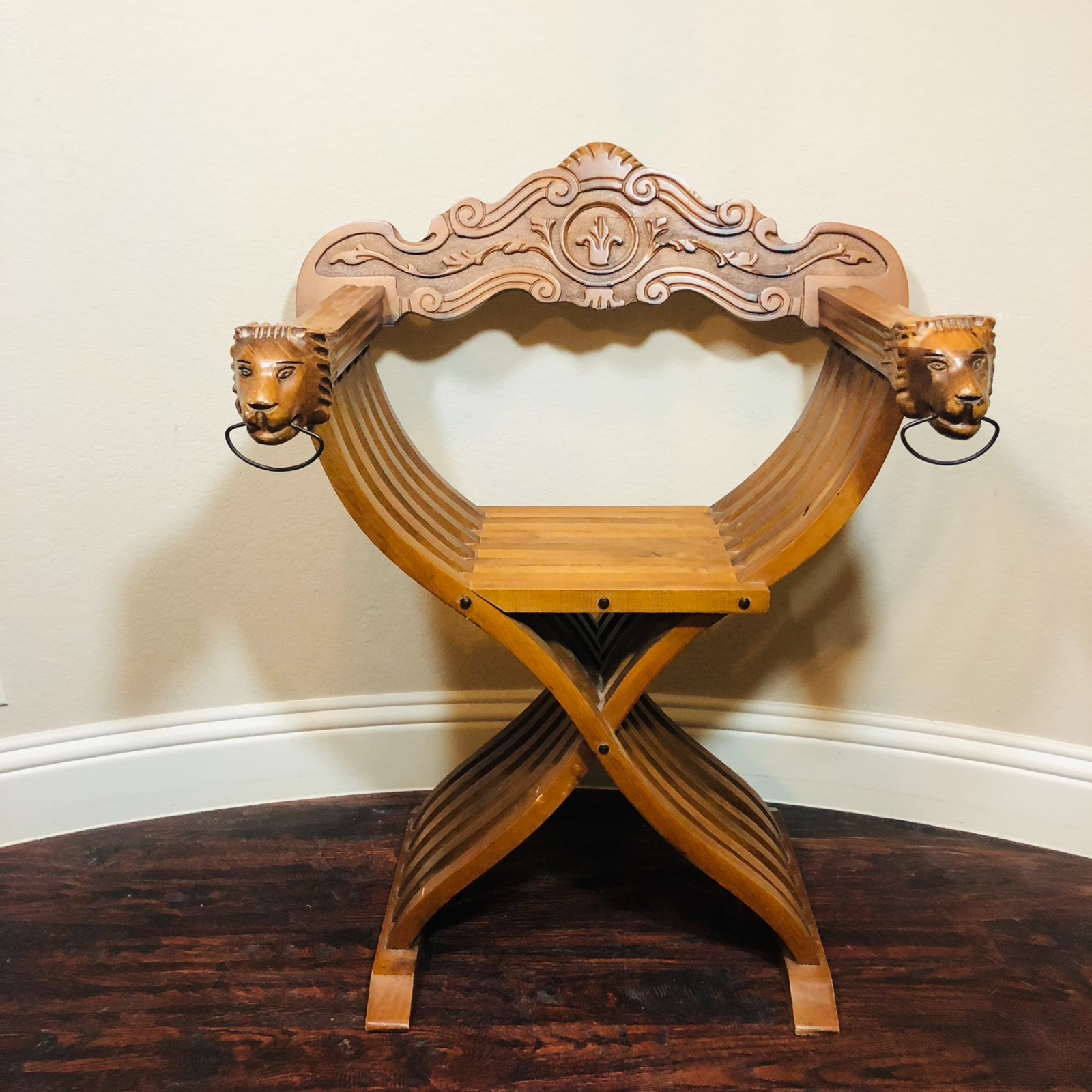 Savonarola Throne Chair Carved Wood Lion Heads Rings Scissor