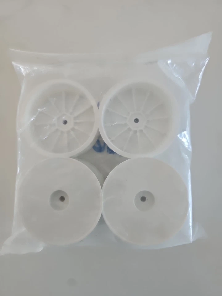 Ruedas delanteras y traseras Kyosho 12 mm hexagonal 56 mm 2x2 (RB6) (blanco) Foto 2 de 3