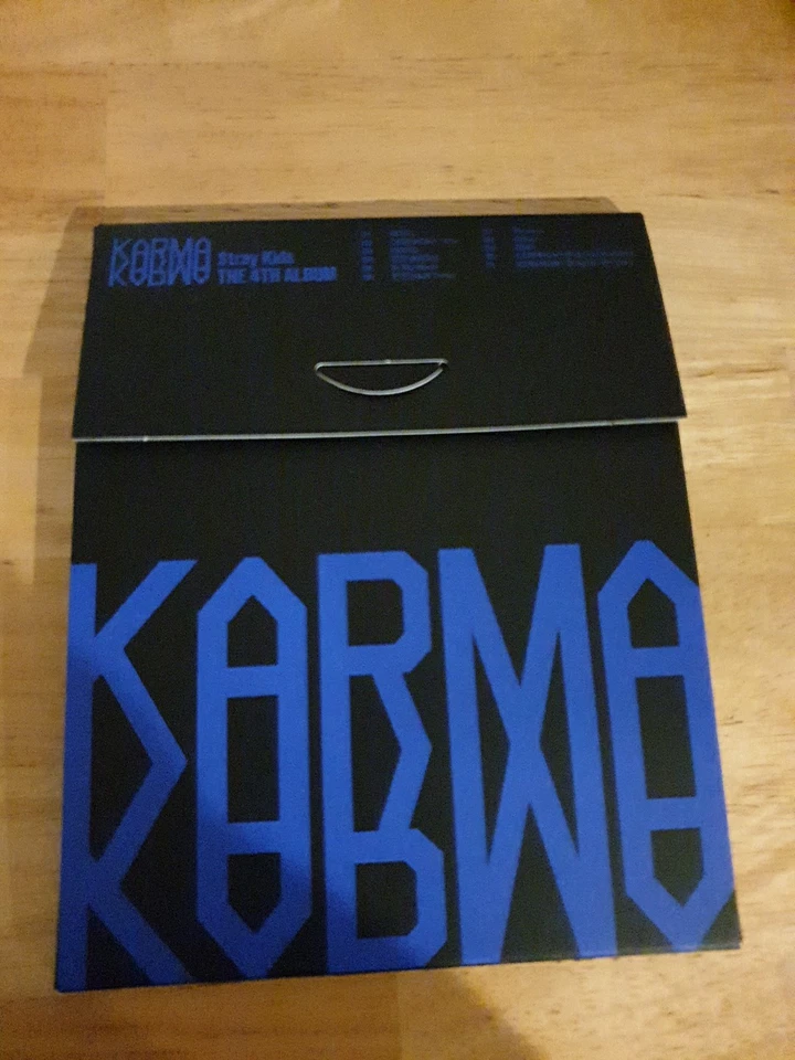 Stray Kids KARMA Album Compact Version with Han PC - Bild 2 von 4