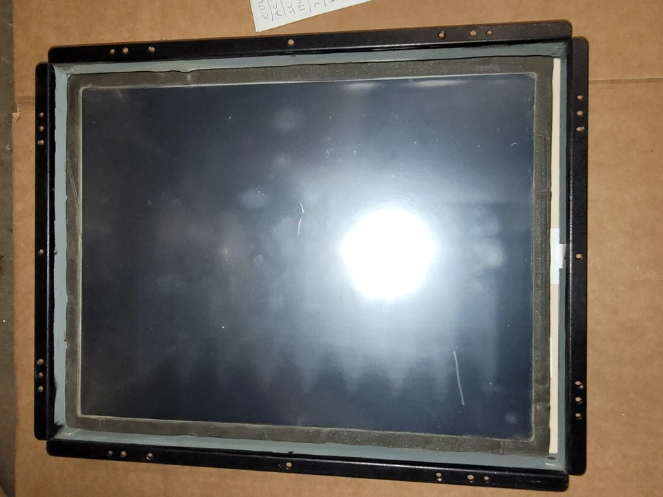 Total Control Solution TCS Touch Screen monitor part # TCS-025-01520-002 - Image 4 of 4