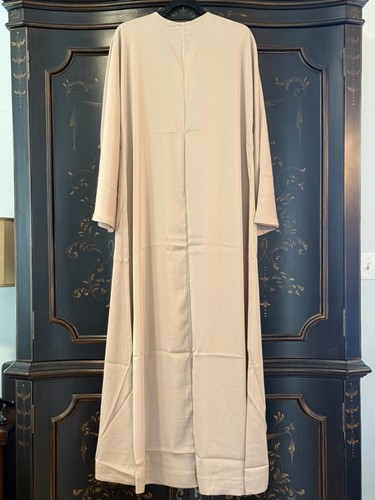$119 VEILED Kamila Open Abaya **MAXI ABITO ETICHETTATO** | Stone | XL, lunghezza 56" - Foto 12 di 13