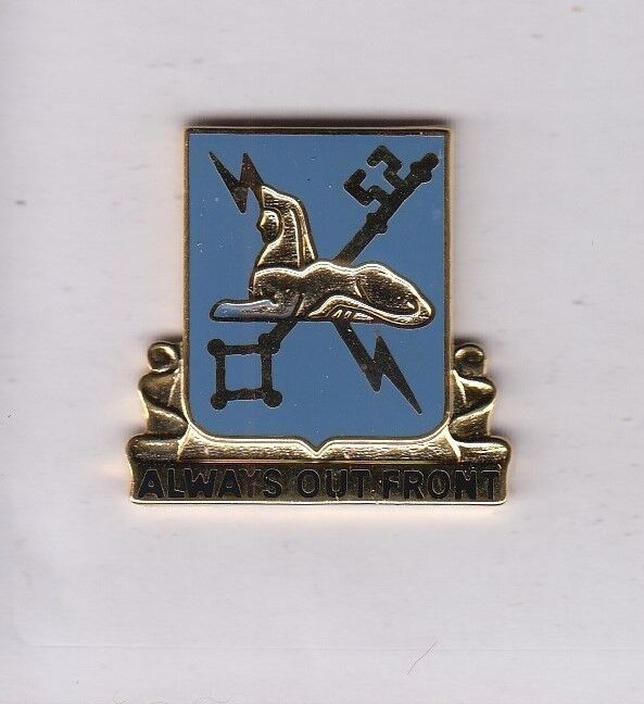 US Army 105th Cavalry Regiment crest DUI c/b clutchback badge G-23