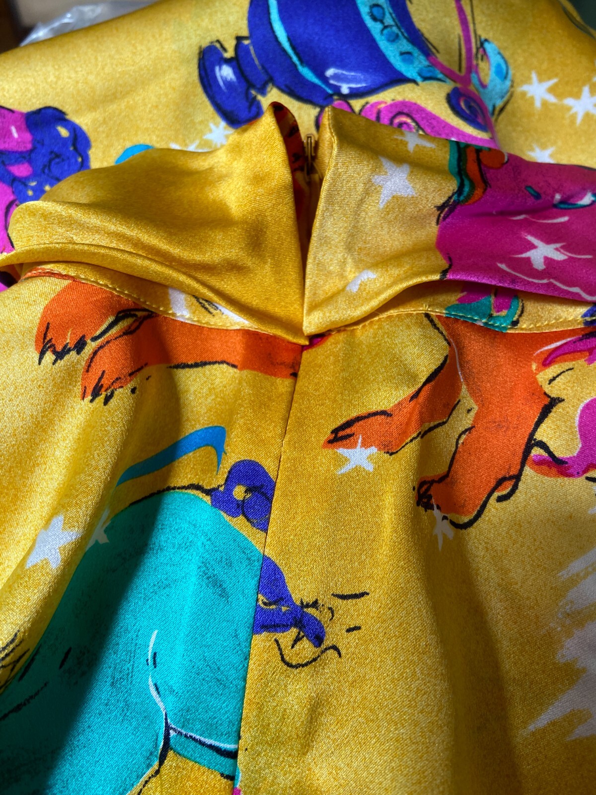 ESCADA VINTAGE SILK BLOUSE IN VIBRANT ZODIAC PRINT HIGH ZIP COLLAR 36 GERMANY image 4