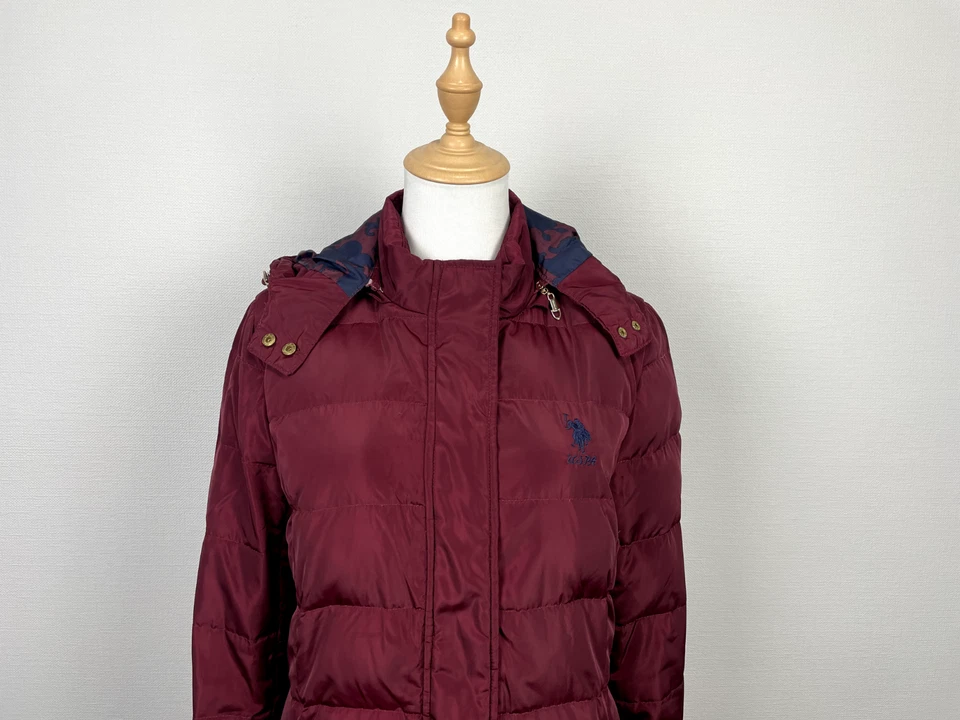 Abrigo Chaqueta Para Mujer U.S. Polo ASSN Borgoña Largo Puffer Cremallera Botón Con Capucha Talla 38 Foto 2 de 4