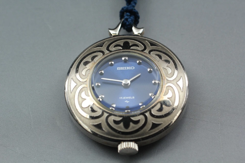 Vtg 1974 Seiko Fancy Watch 11-0950 APDP Blue Dial Hand-winding 17J Womens JAPAN - Image 3 of 4