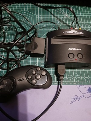 AtGames Mega Drive Heimkonsole Sega Mega Drive Schwarz mit Controller RCA